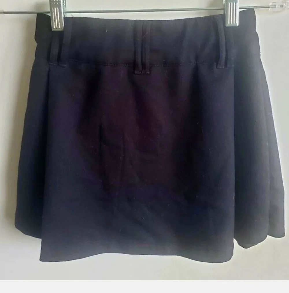 H&M Girl's Pleated Front Black Short Skirt Girl's Size 8